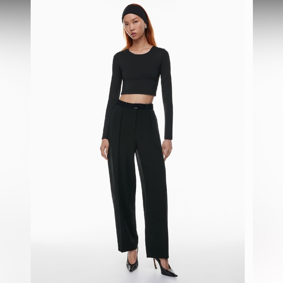 Babaton Ribbed Contour Crew Cropped Longsleeve Top - Picture 9 of 14